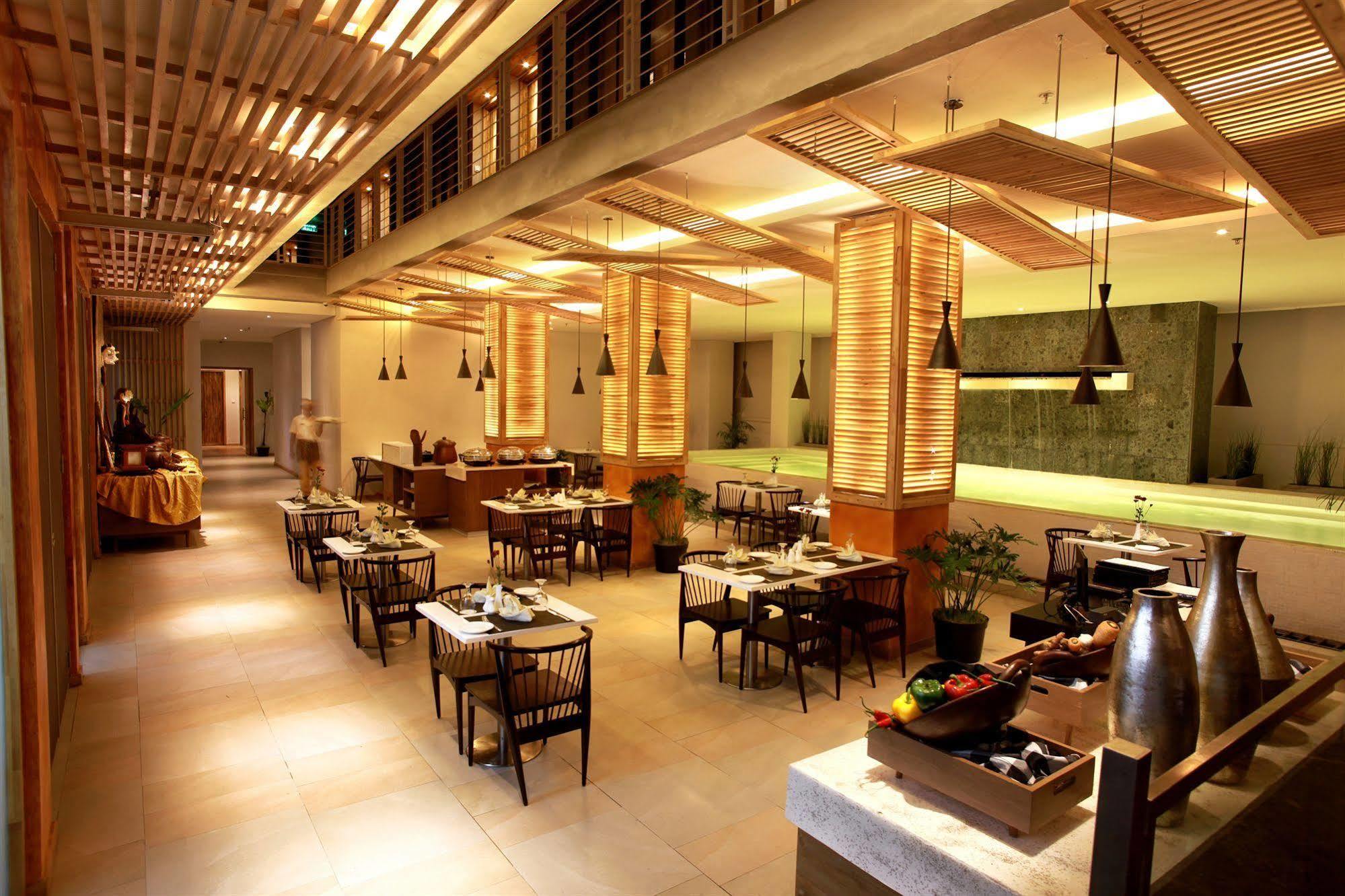 Liberta Hotel Jimbaran エクステリア 写真
